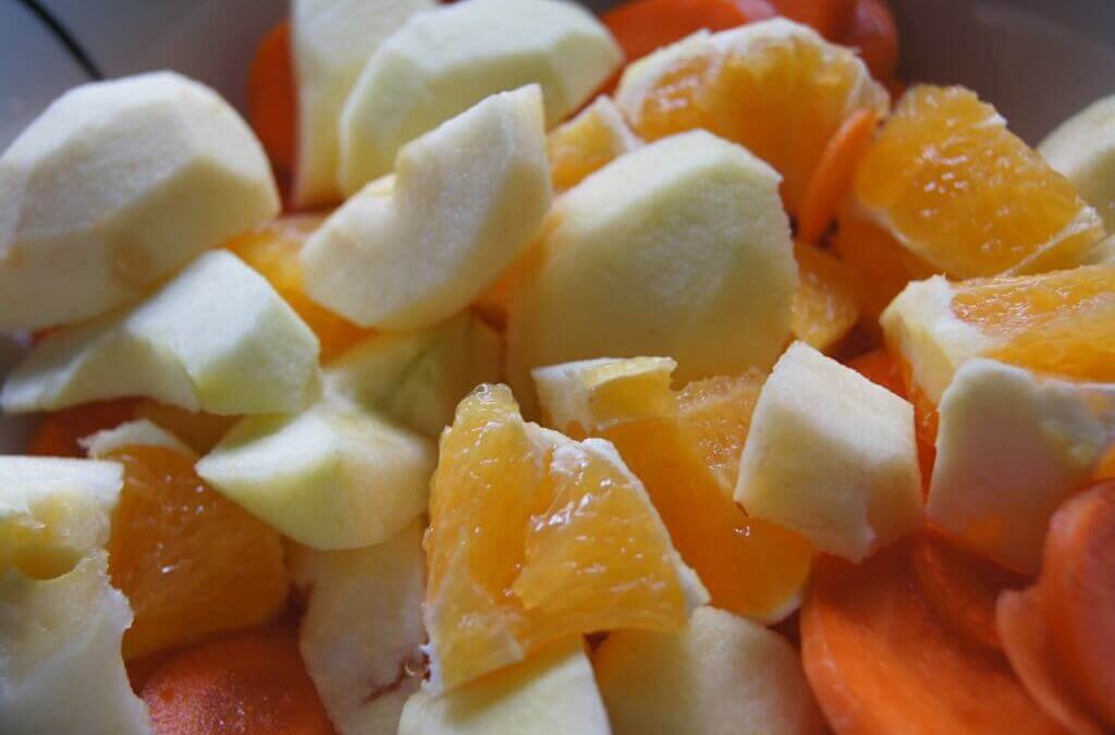 Receita de salada de maçã, cenoura e laranja
